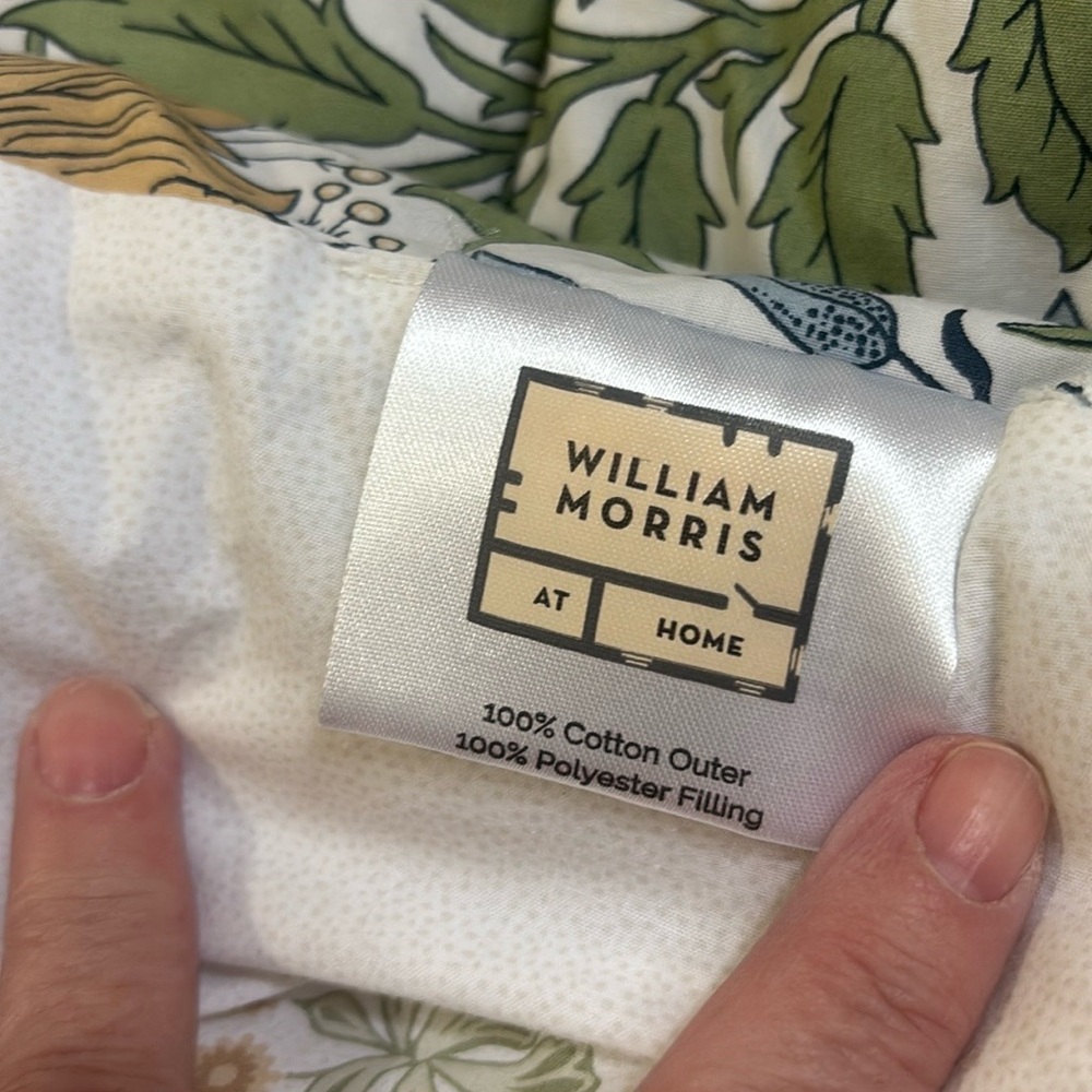 Elegant Green and Cream Comforter Set